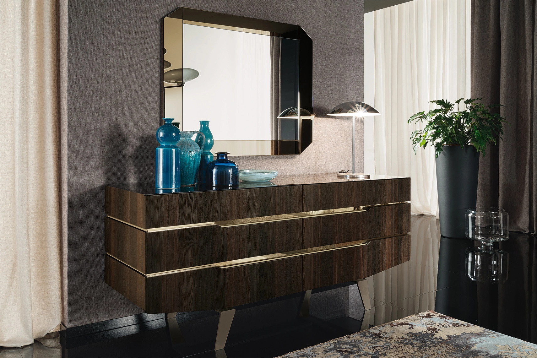 Accademia Dresser