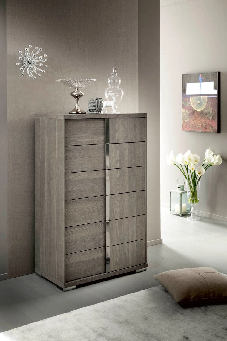 Tivoli Chest