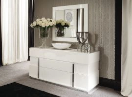 Canova Dresser